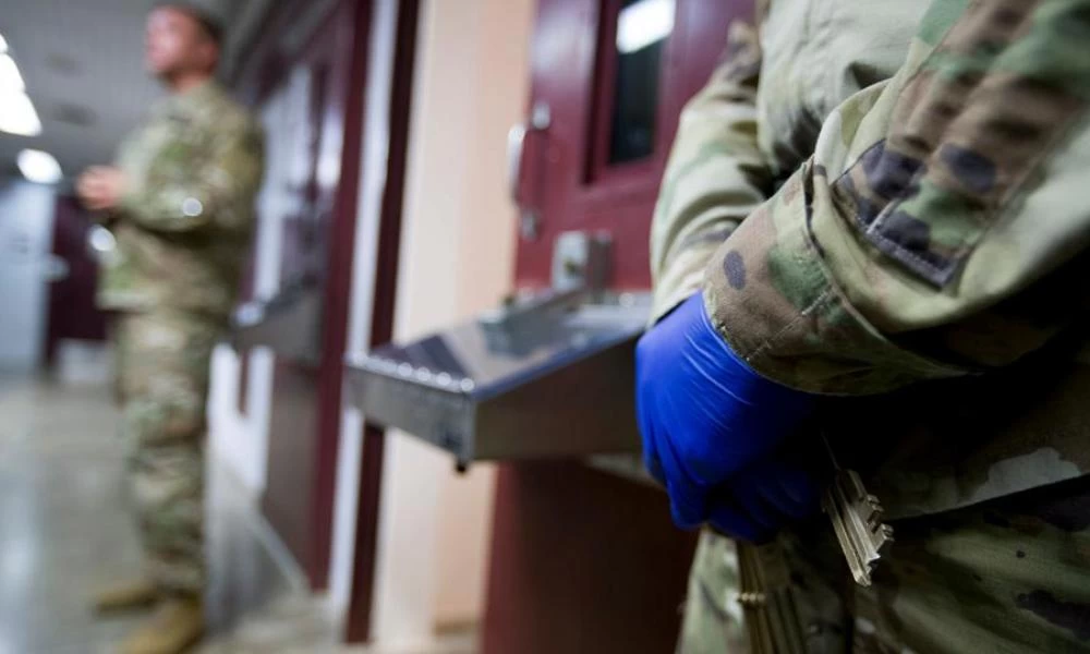 Κορονοϊός: Ανεστάλησαν οι εμβολιασμοί κρατουμένων στο Γκουαντάναμο